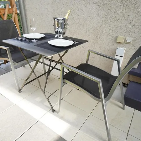 The Garden & Serenity アパート *